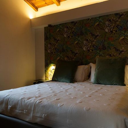 Ginevra Boutique Rooms - Palazzo Leosini - Residenze D'Epoca LʼAquila Exterior foto