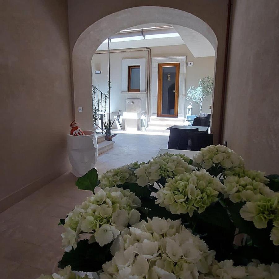 Ginevra Boutique Rooms - Palazzo Leosini - Residenze D'Epoca LʼAquila Exterior foto