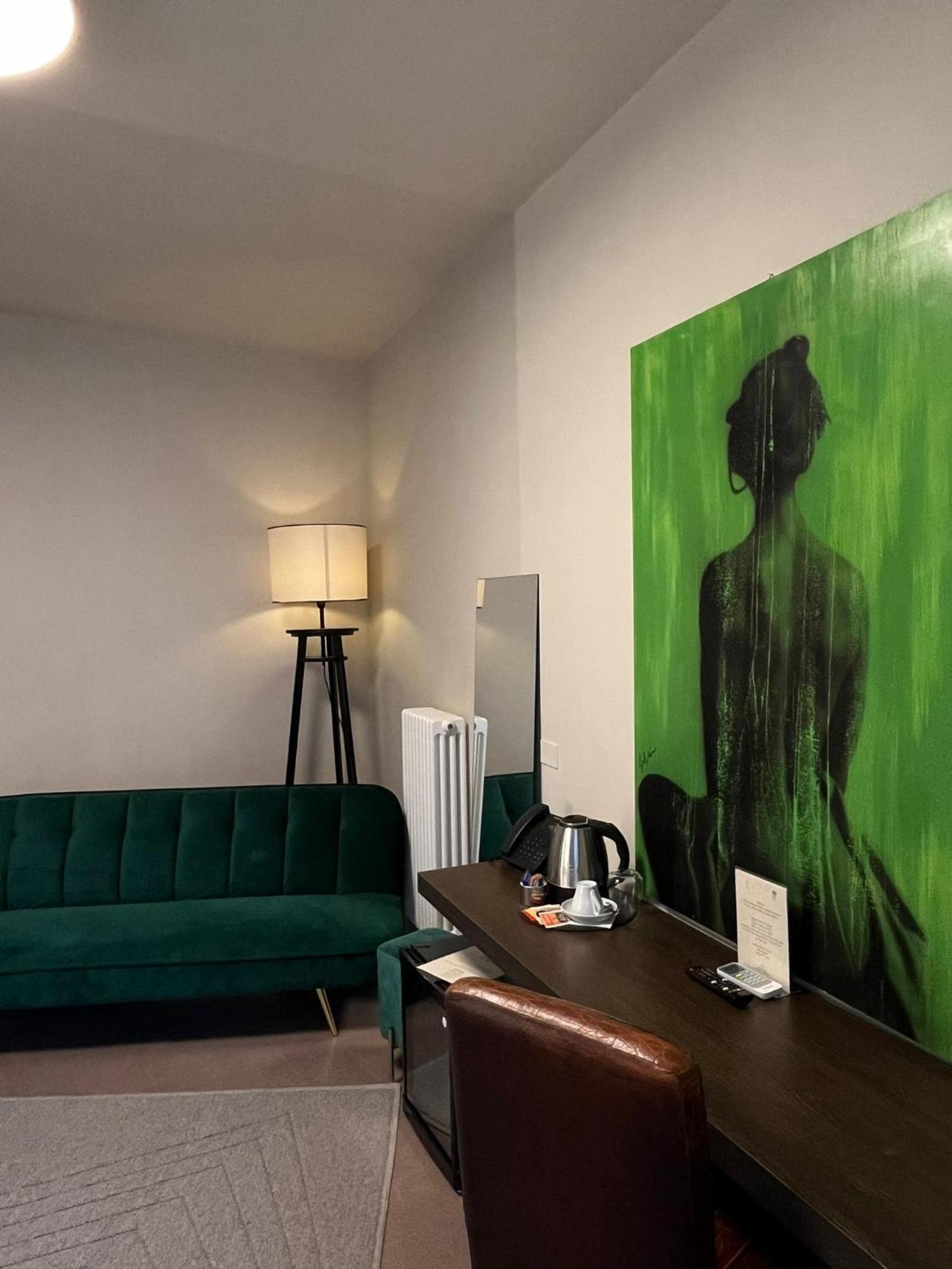 Ginevra Boutique Rooms - Palazzo Leosini - Residenze D'Epoca LʼAquila Exterior foto