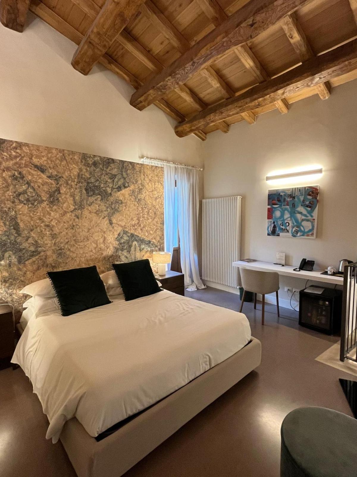 Ginevra Boutique Rooms - Palazzo Leosini - Residenze D'Epoca LʼAquila Exterior foto