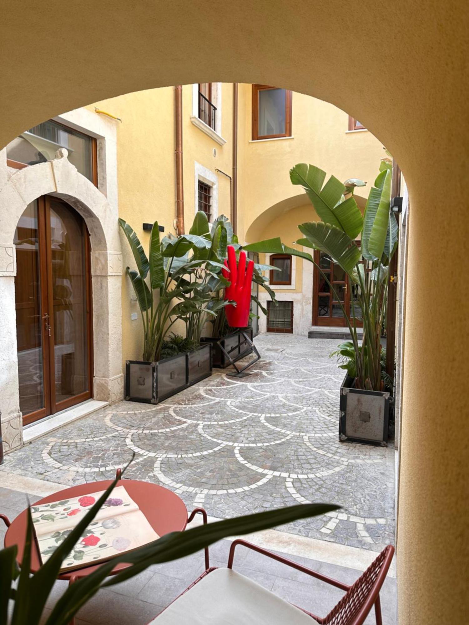 Ginevra Boutique Rooms - Palazzo Leosini - Residenze D'Epoca LʼAquila Exterior foto